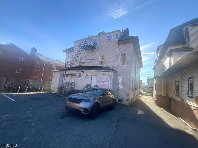 Elizabeth City, NJ 07202,225 Murray St