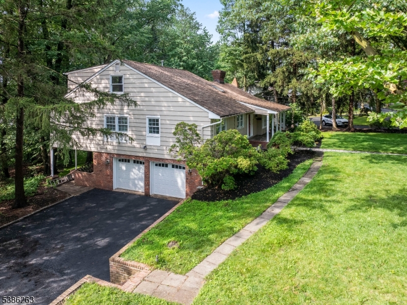 1165 Puddingstone Rd, Mountainside Boro, NJ 07092