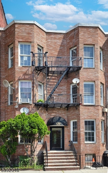 Union City, NJ 07087,130 45th St #2