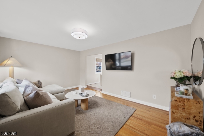 Bloomfield Twp., NJ 07003,41 Bryant Ave