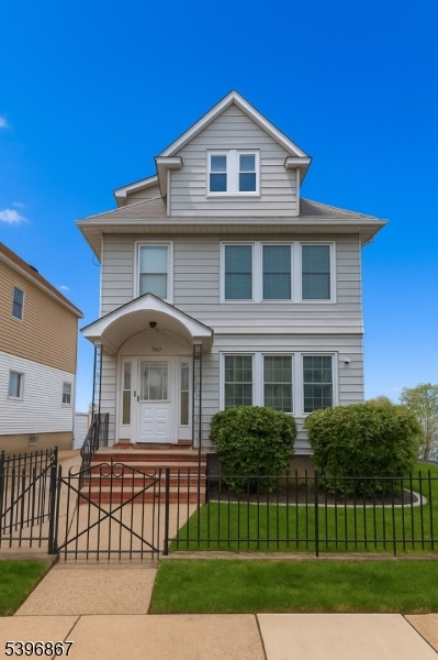 73 Wood St #1, Garfield City, NJ 07026