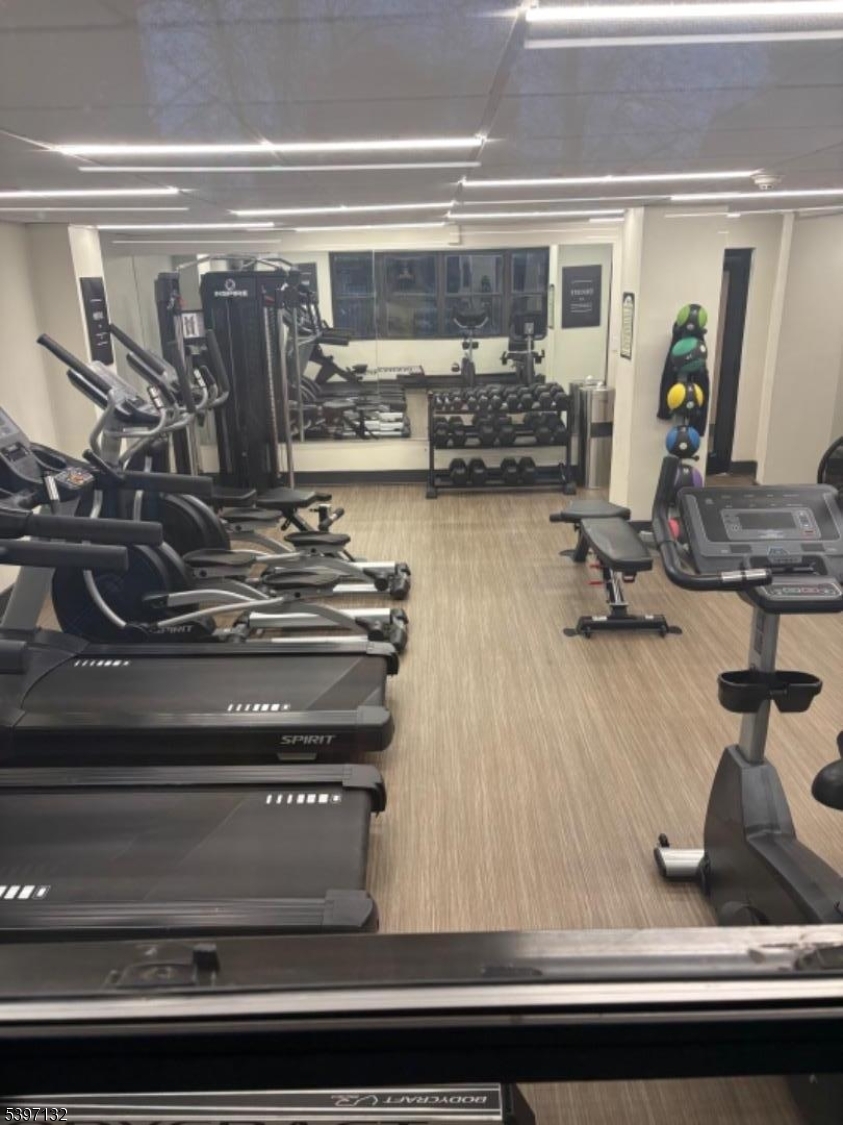 Elizabeth City, NJ 07202,821 Jersey Ave #1L