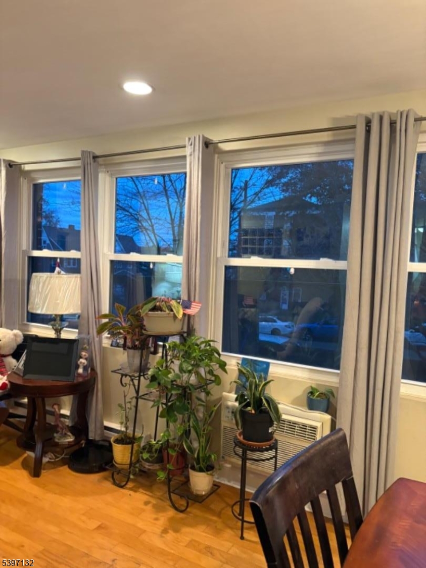 Elizabeth City, NJ 07202,821 Jersey Ave #1L