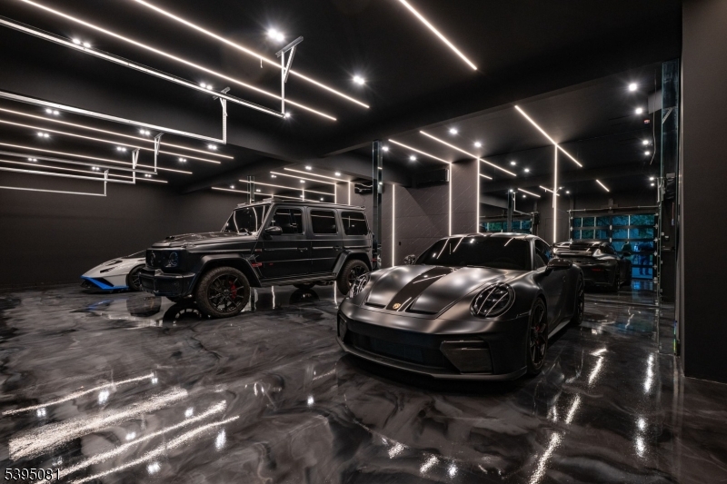 Totowa Boro, NJ 07512,8 Flintlock Ct