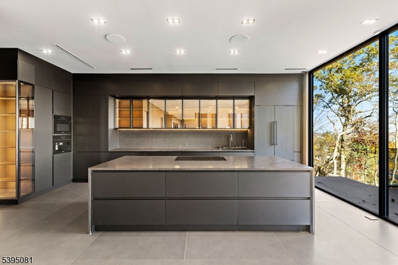 Totowa Boro, NJ 07512,8 Flintlock Ct