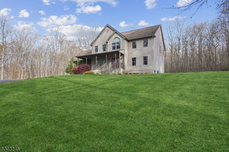 Lebanon Twp., NJ 08826,2 Country Ln