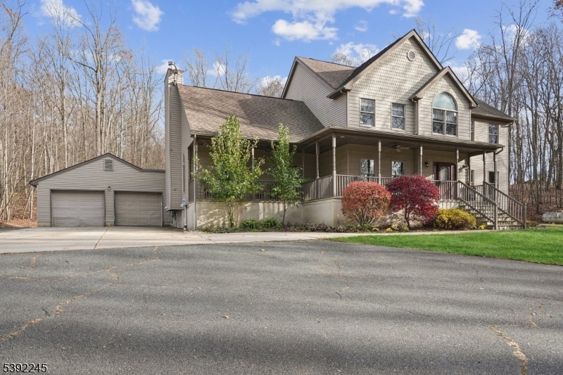Lebanon Twp., NJ 08826,2 Country Ln