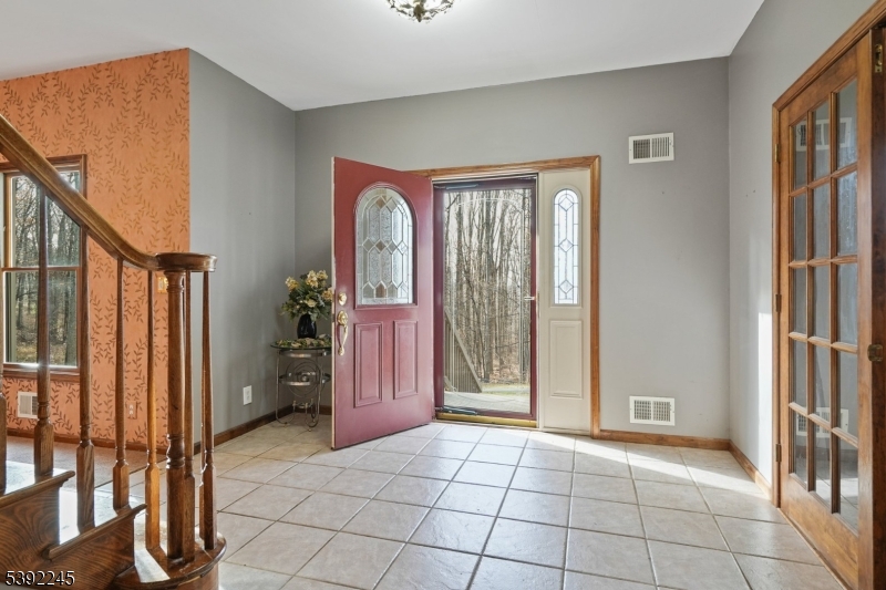 Lebanon Twp., NJ 08826,2 Country Ln