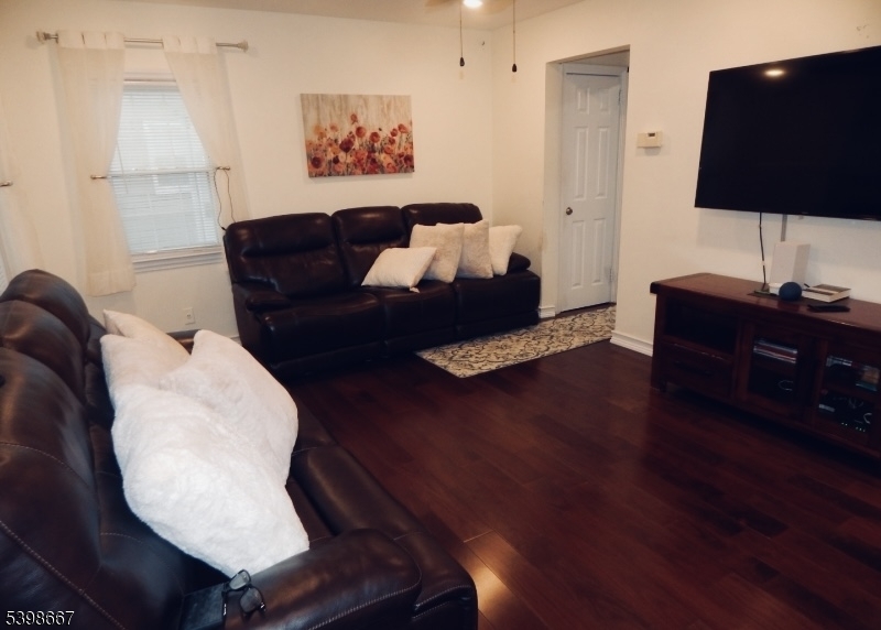 Clifton City, NJ 07012,26 Cottage Ln