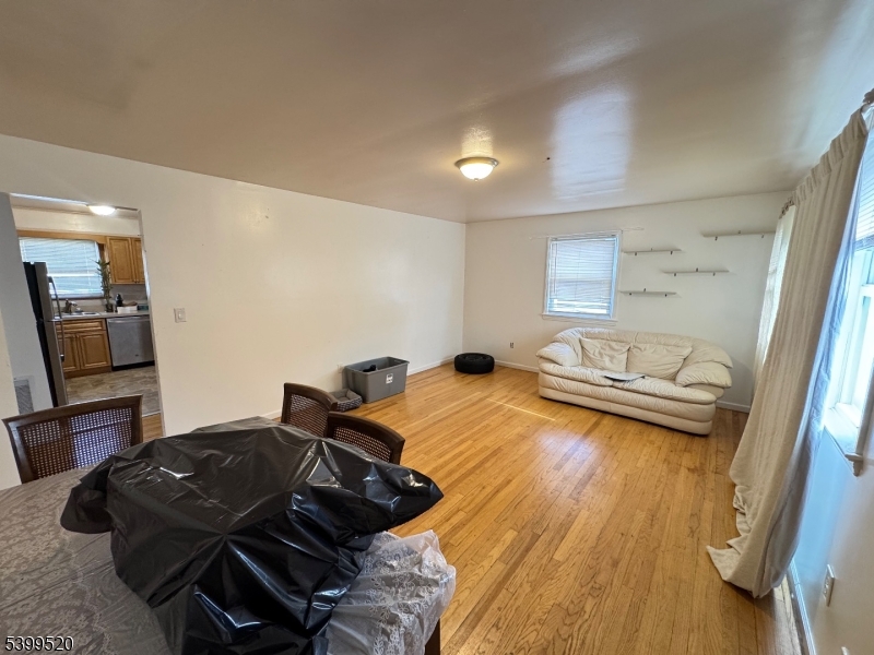 Rahway City, NJ 07065,910 Randolph Ave