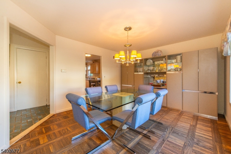 Clifton City, NJ 07013,24 Malcolm Ct