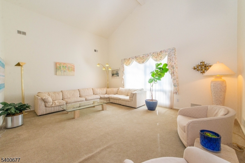 Clifton City, NJ 07013,24 Malcolm Ct