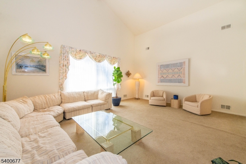 Clifton City, NJ 07013,24 Malcolm Ct