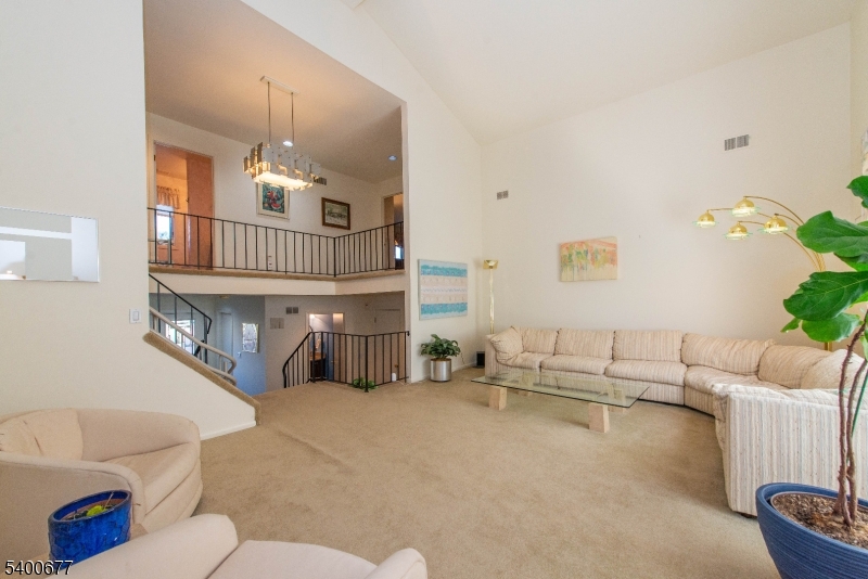 Clifton City, NJ 07013,24 Malcolm Ct