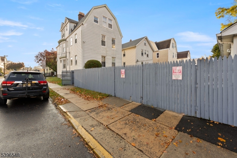 Irvington Twp., NJ 07111,91 Headley Ter