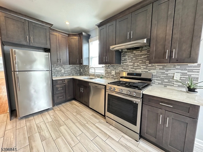 Elizabeth City, NJ 07201,652 Van Buren Ave