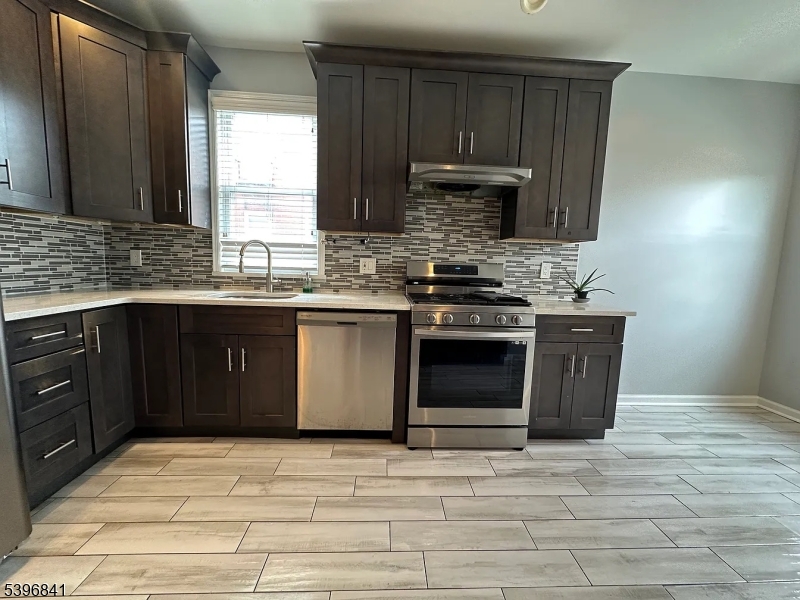 Elizabeth City, NJ 07201,652 Van Buren Ave