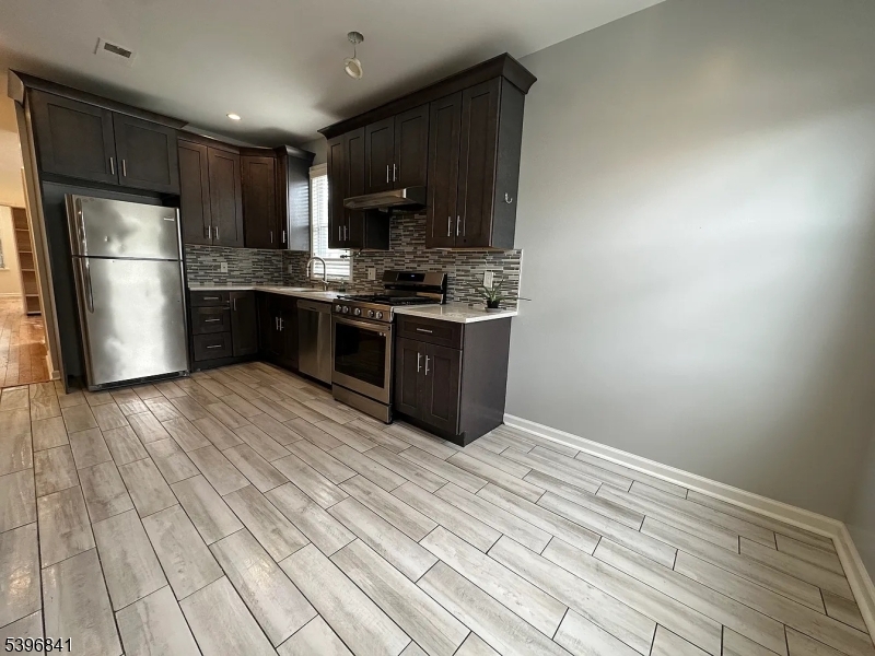 Elizabeth City, NJ 07201,652 Van Buren Ave