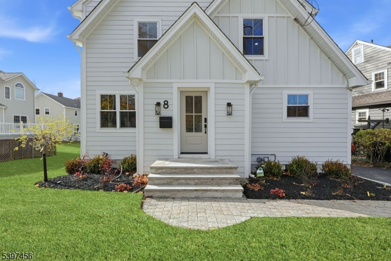 Millburn Twp., NJ 07041,8 Mountainview Rd