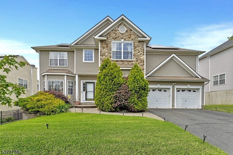 692 Skyline Dr, Jefferson Twp., NJ 07849