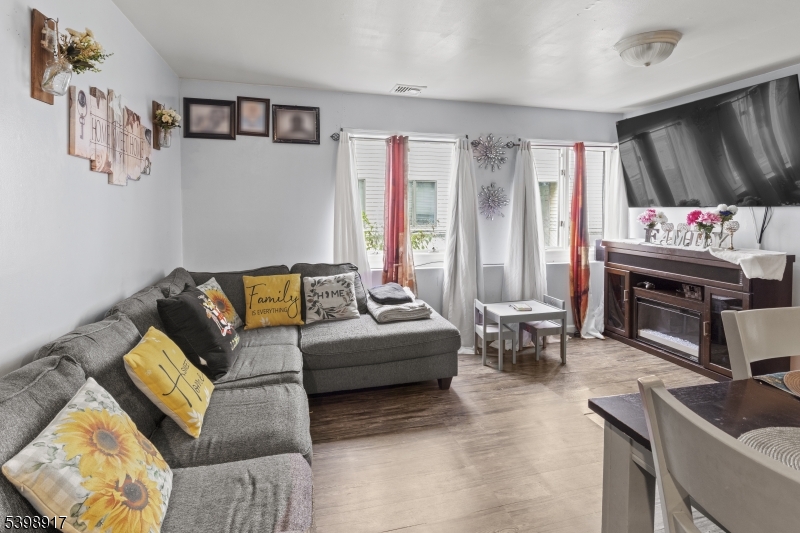 Paterson City, NJ 07514,331-333 E 29Th St