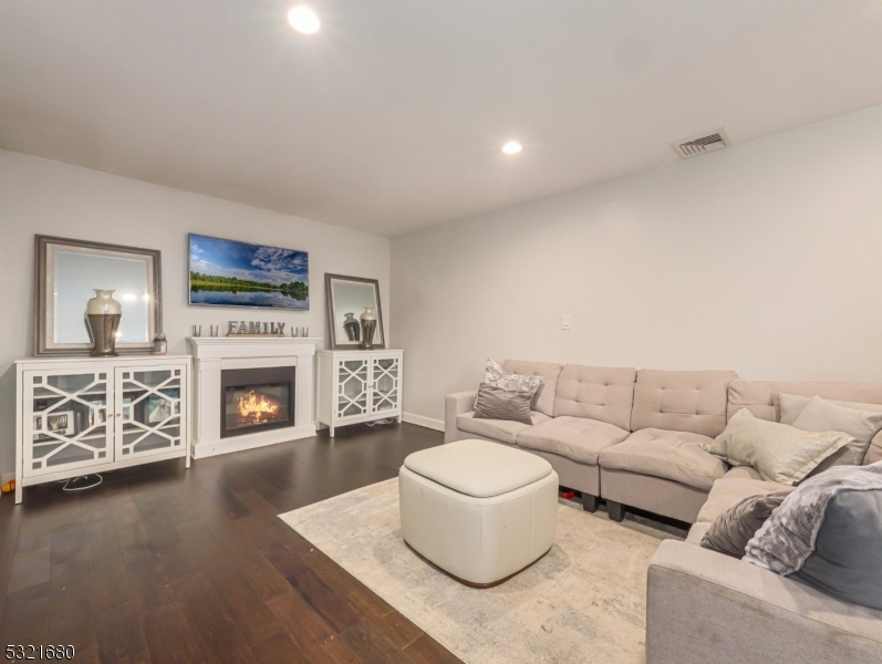 Wayne Twp., NJ 07470,202 Andover Dr