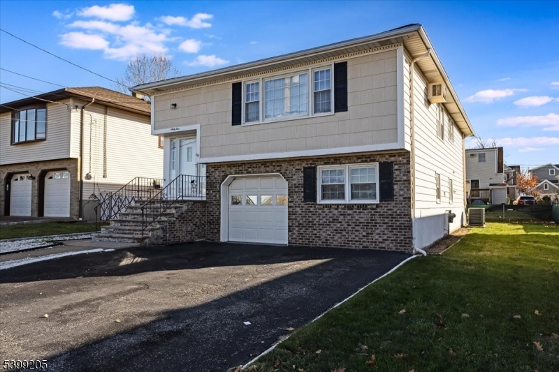 Elmwood Park Boro, NJ 07407,64 Gilbert Ave