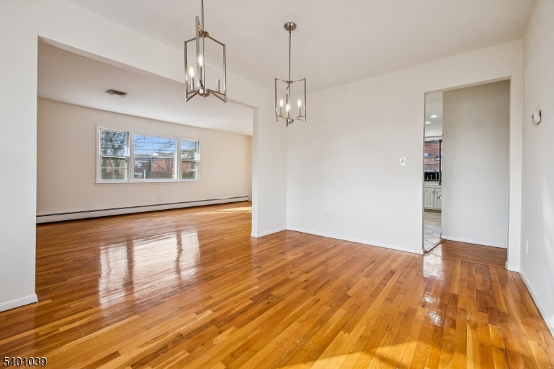 Springfield Twp., NJ 07081,13 Evergreen Ave