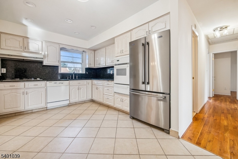 Springfield Twp., NJ 07081,13 Evergreen Ave