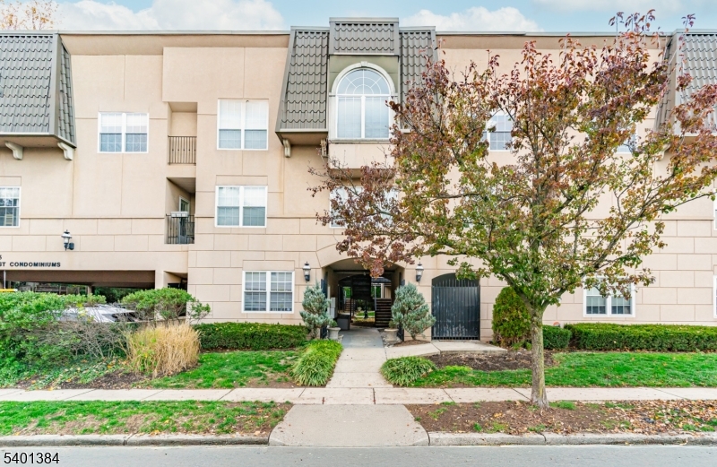 South Orange Village Twp., NJ 07079,17-25 Church St #6