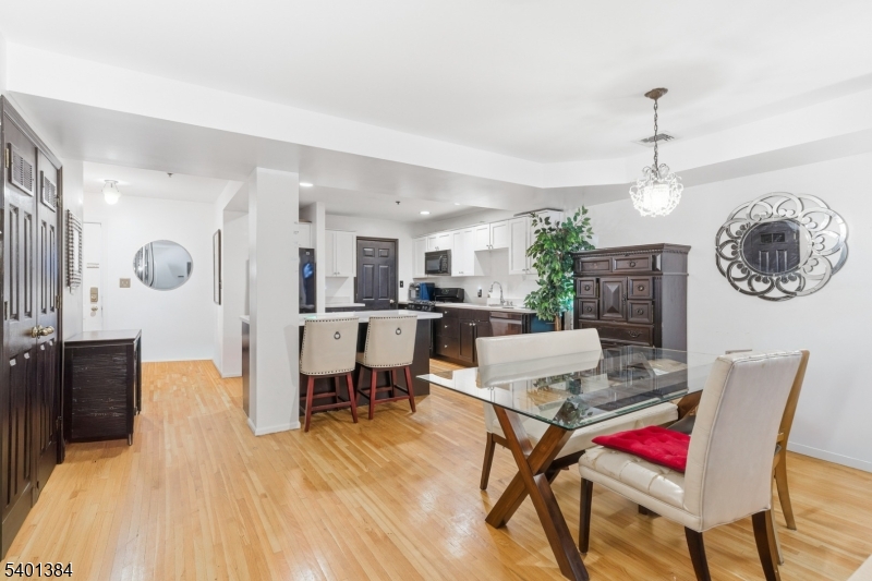 South Orange Village Twp., NJ 07079,17-25 Church St #6