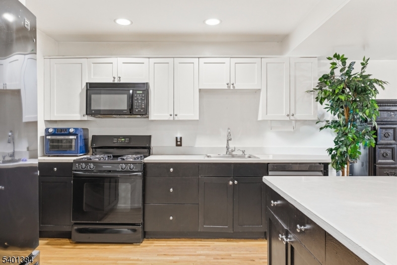 South Orange Village Twp., NJ 07079,17-25 Church St #6