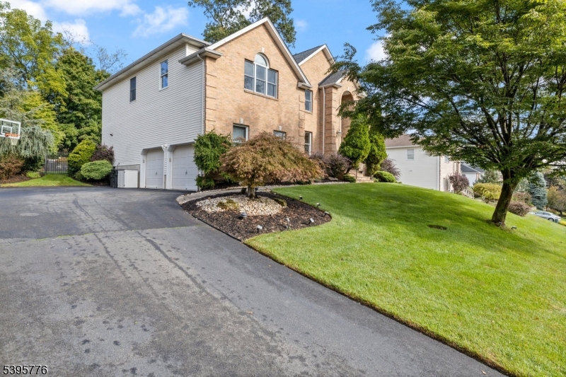Wayne Twp., NJ 07470,26 Stratton Dr