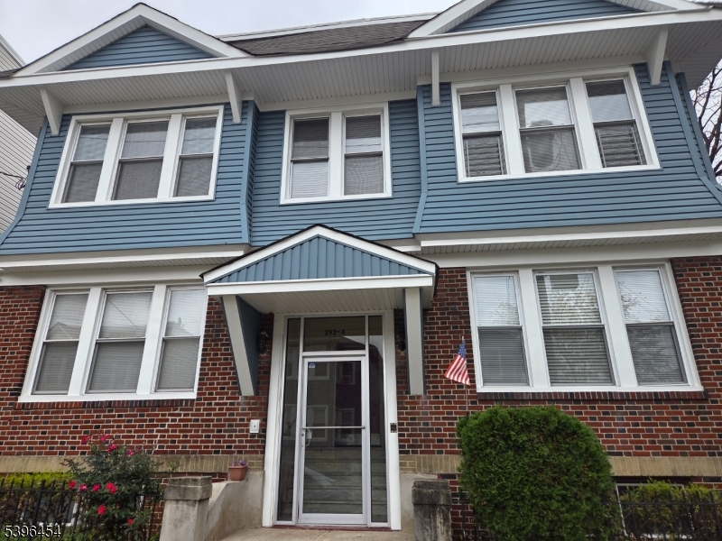 292 Leslie St #1R, Newark City, NJ 07112