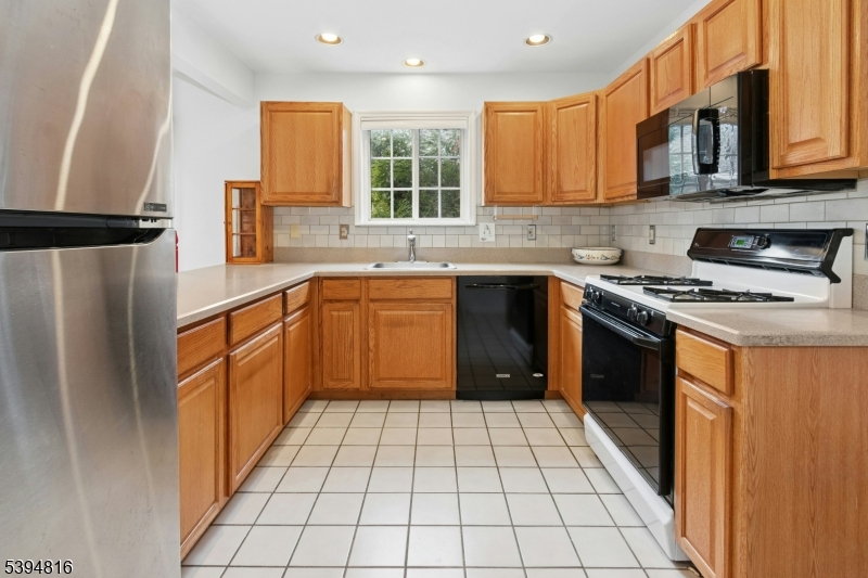 Chatham Boro, NJ 07928,14 Schindler Ct