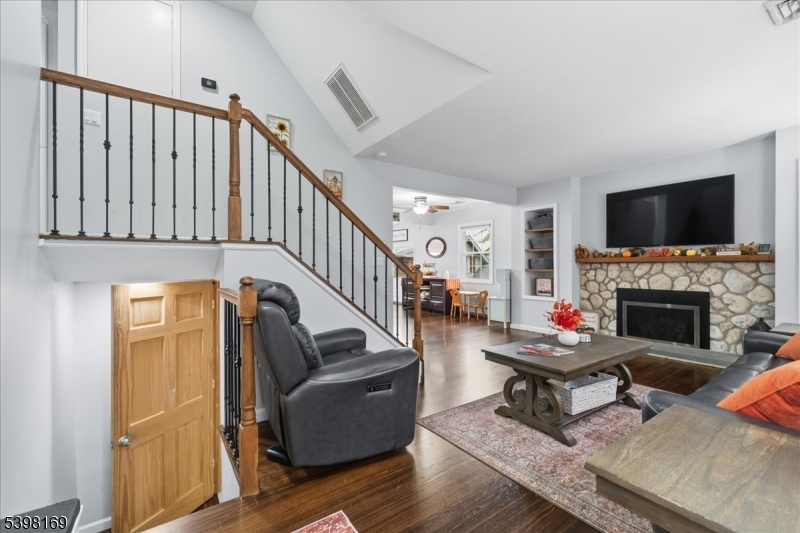 Sparta Twp., NJ 07871,172 E Shore Trl