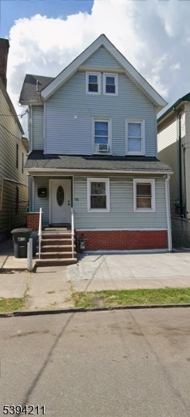 136 Smith St, Elizabeth City, NJ 07201