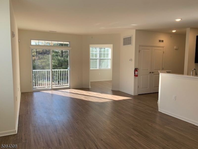 Fairfield Twp., NJ 07004,60 Passaic Ave #20