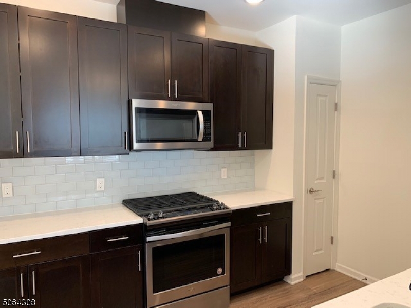 Fairfield Twp., NJ 07004,60 Passaic Ave #20