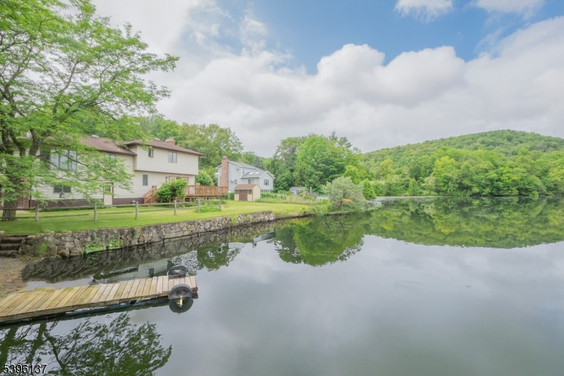 18 Valley Dr W, Vernon Twp., NJ 07418