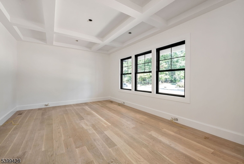 Upper Saddle River Boro, NJ 07458,46 Locust Ln