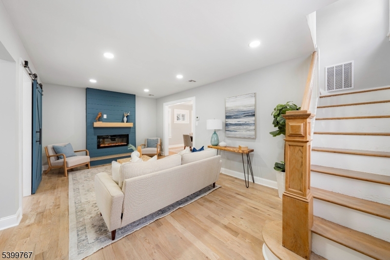 Roselle Park Boro, NJ 07204,302 E Lincoln Ave