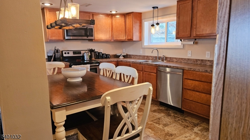 Roxbury Twp., NJ 07850,12 Ford Rd