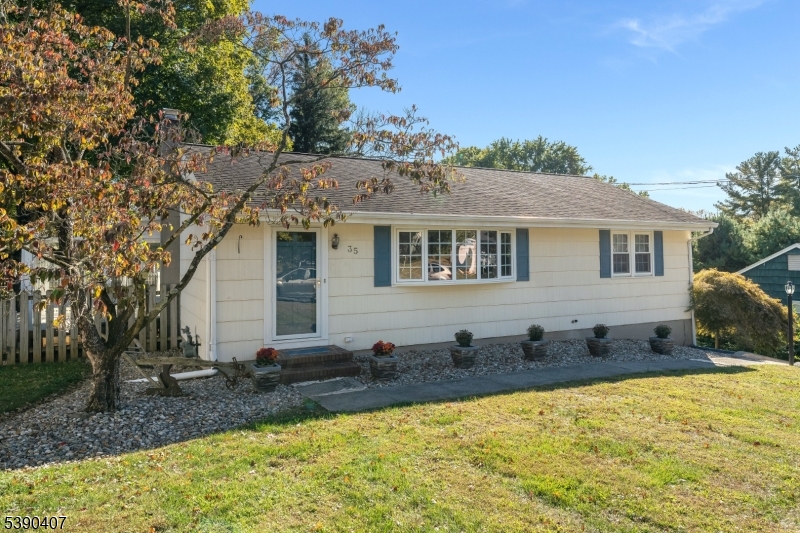 35 Lingert Avenue, Clinton Town, NJ 08809