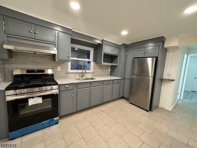 231 Falmouth Ave #2, Elmwood Park Boro, NJ 07407