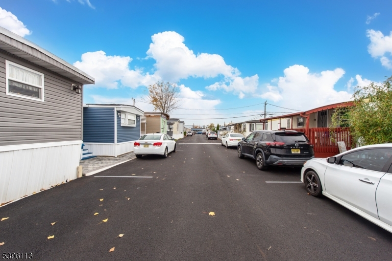 Moonachie Boro, NJ 07074,39 Helen Drive