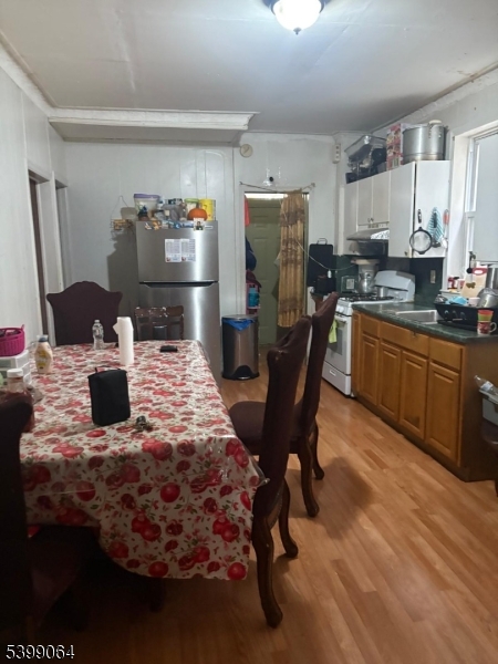 Elizabeth City, NJ 07206,225 Pine St