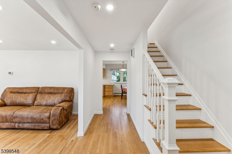 Woodbridge Twp., NJ 07067,8 Periwinkle Pl