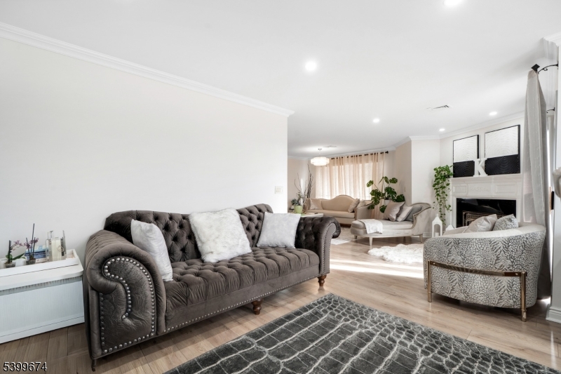 Haledon Boro, NJ 07508,305 Heights Dr #3