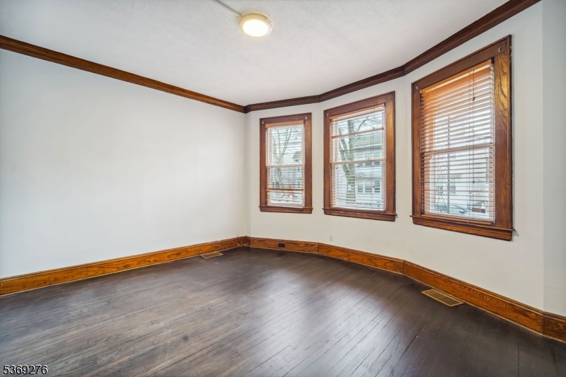 Newark City, NJ 07105,410 E Kinney St